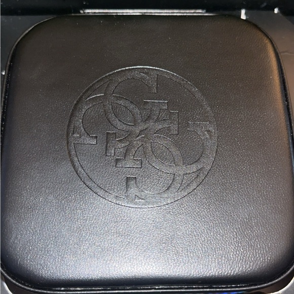 Guess Heart Pendant Set & Travel Case - Picture 4 of 6